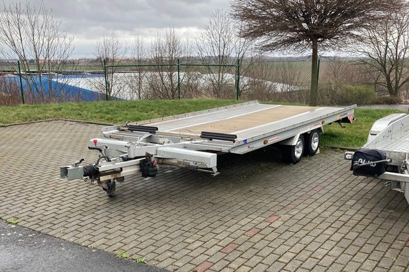 Motorradanhänger mieten