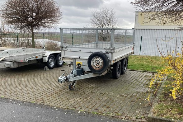 Dreiseitenkipper Anhänger mieten